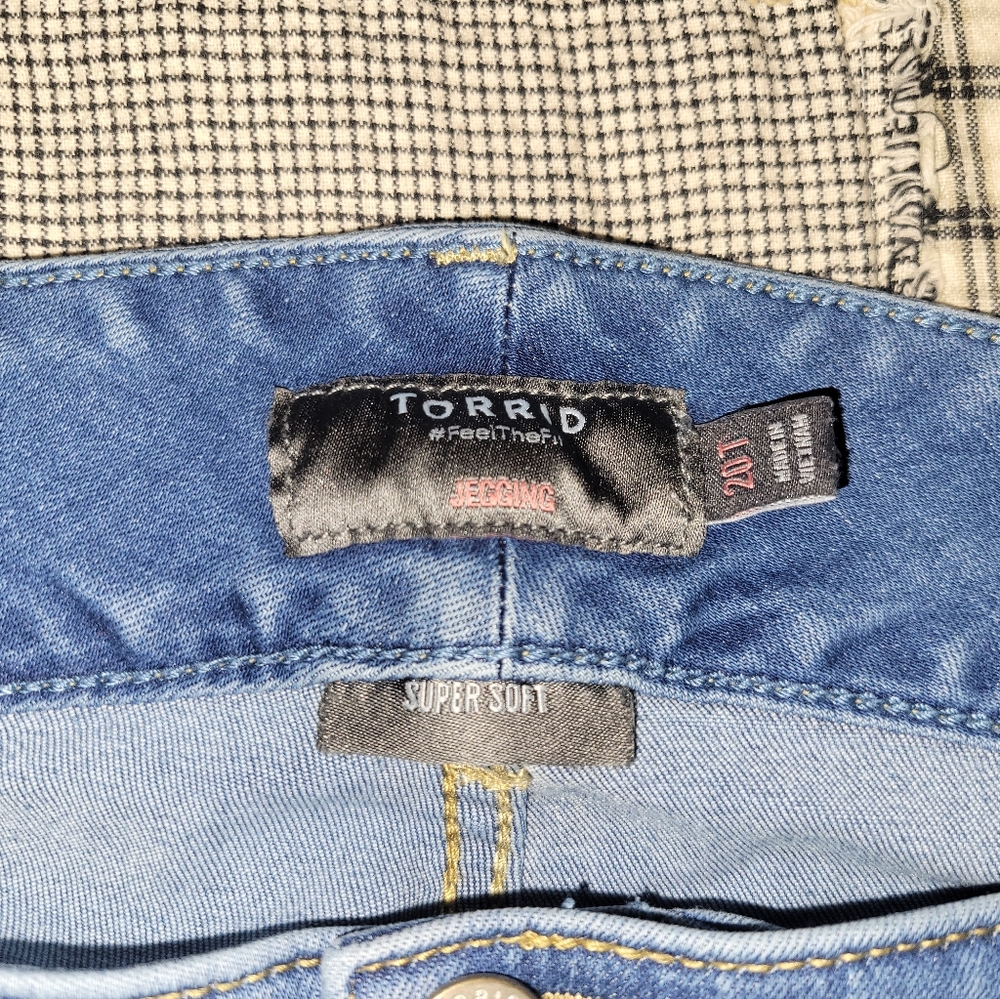 Torrid Super Soft - Picture 2 of 6